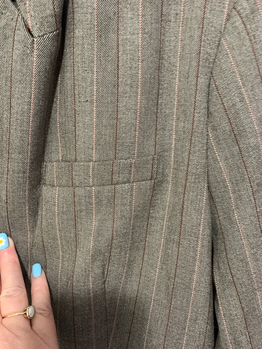 Autres filles NWOT gray tailored med blazer with a pink and burgundy pinstripe - Picture 5 of 8